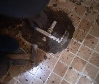 阿瓦提卫生间漏水维修公司为您分享下卫生间渗水如何处理及注意事项